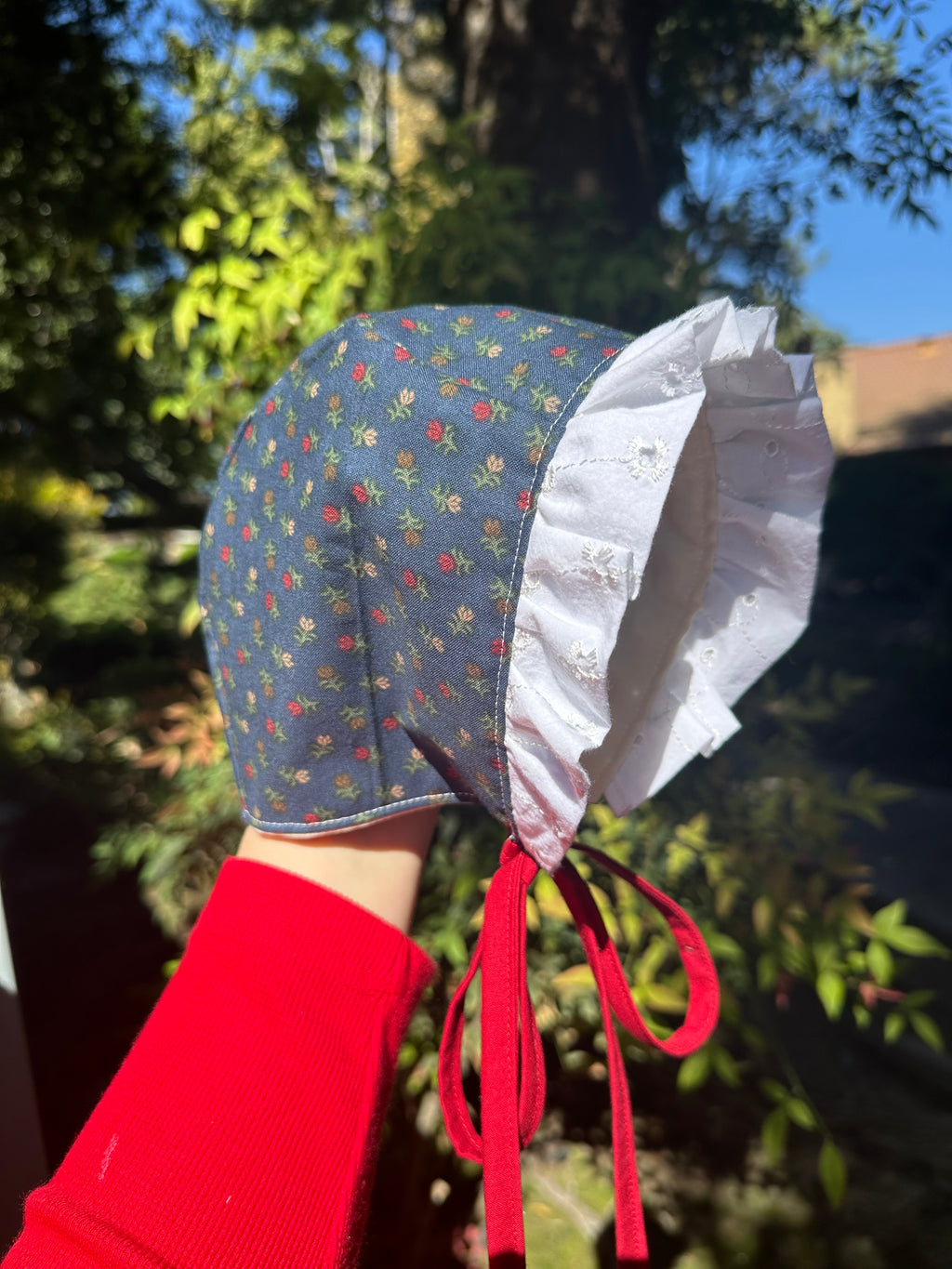 Dainty Festive Baby Bonnet 6-12 months