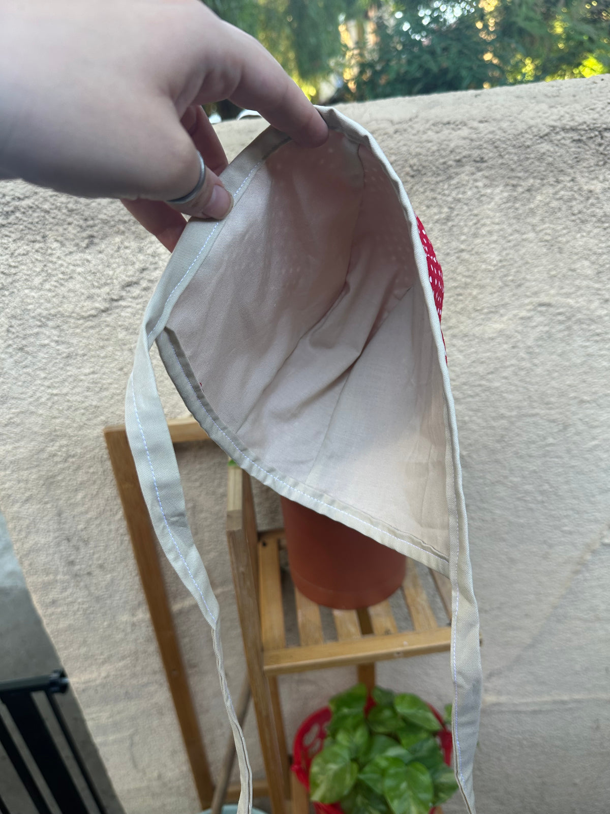 Toadstool bonnet