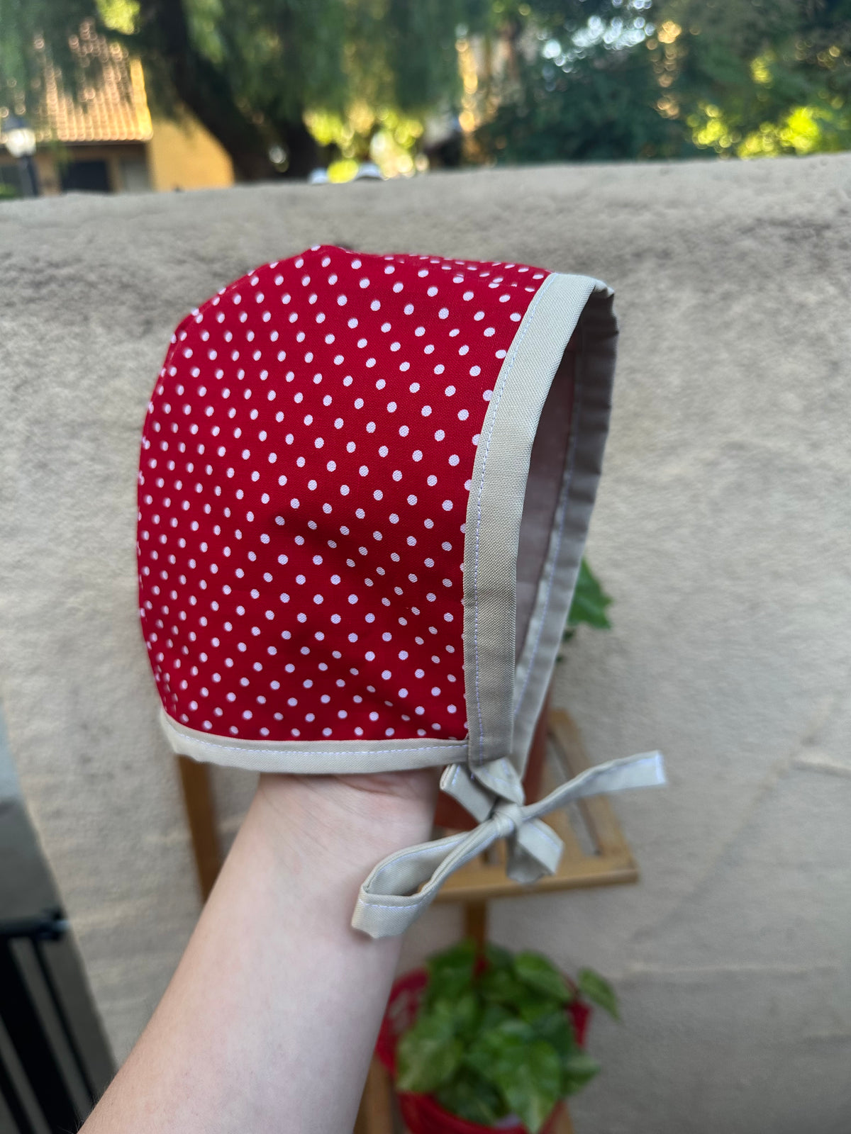 Toadstool bonnet
