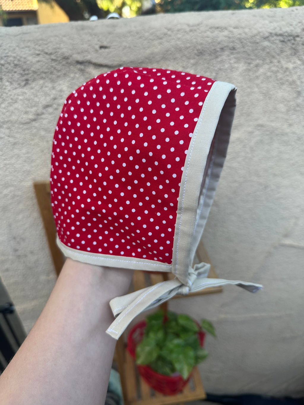 Toadstool bonnet