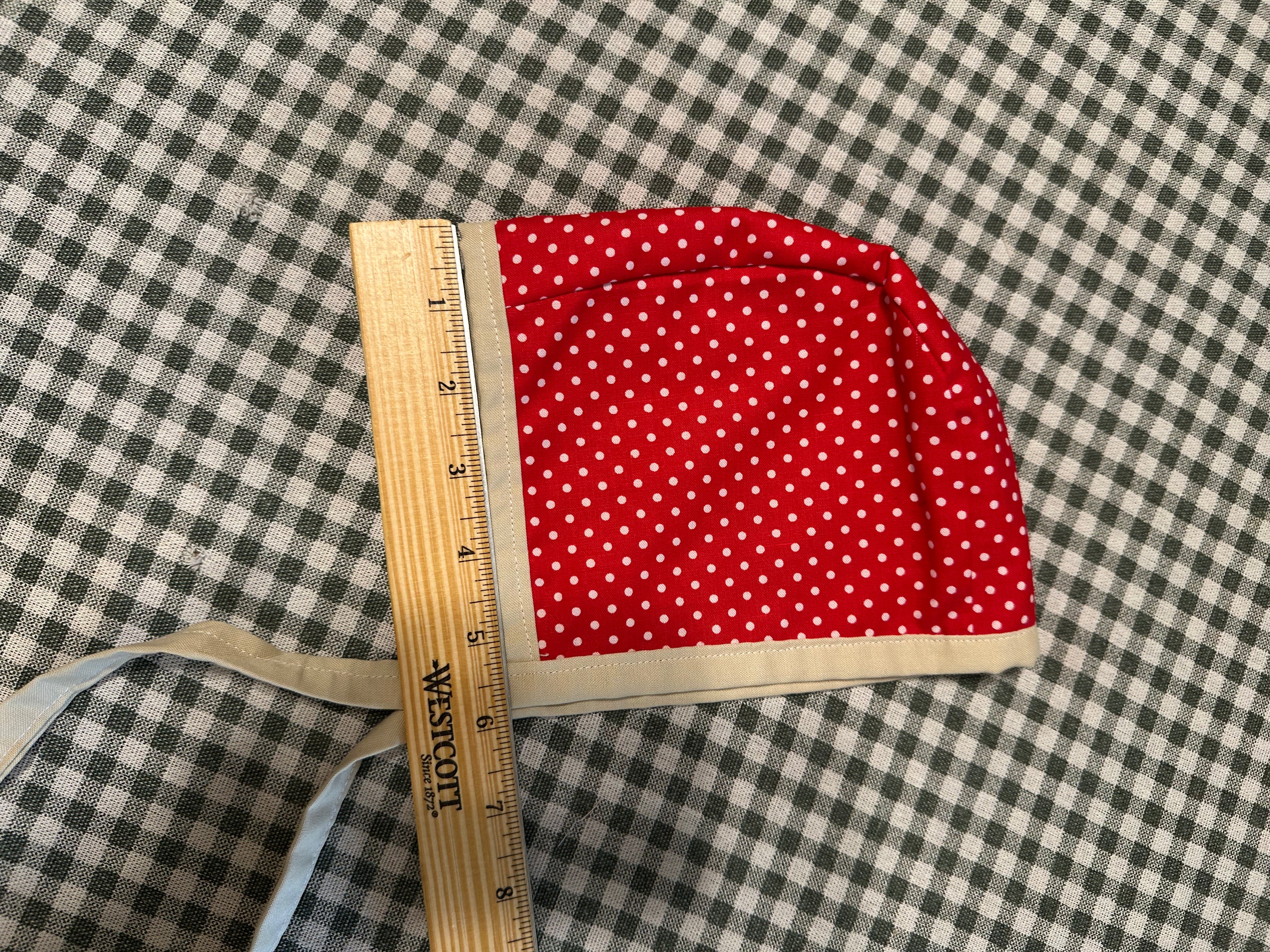Toadstool bonnet